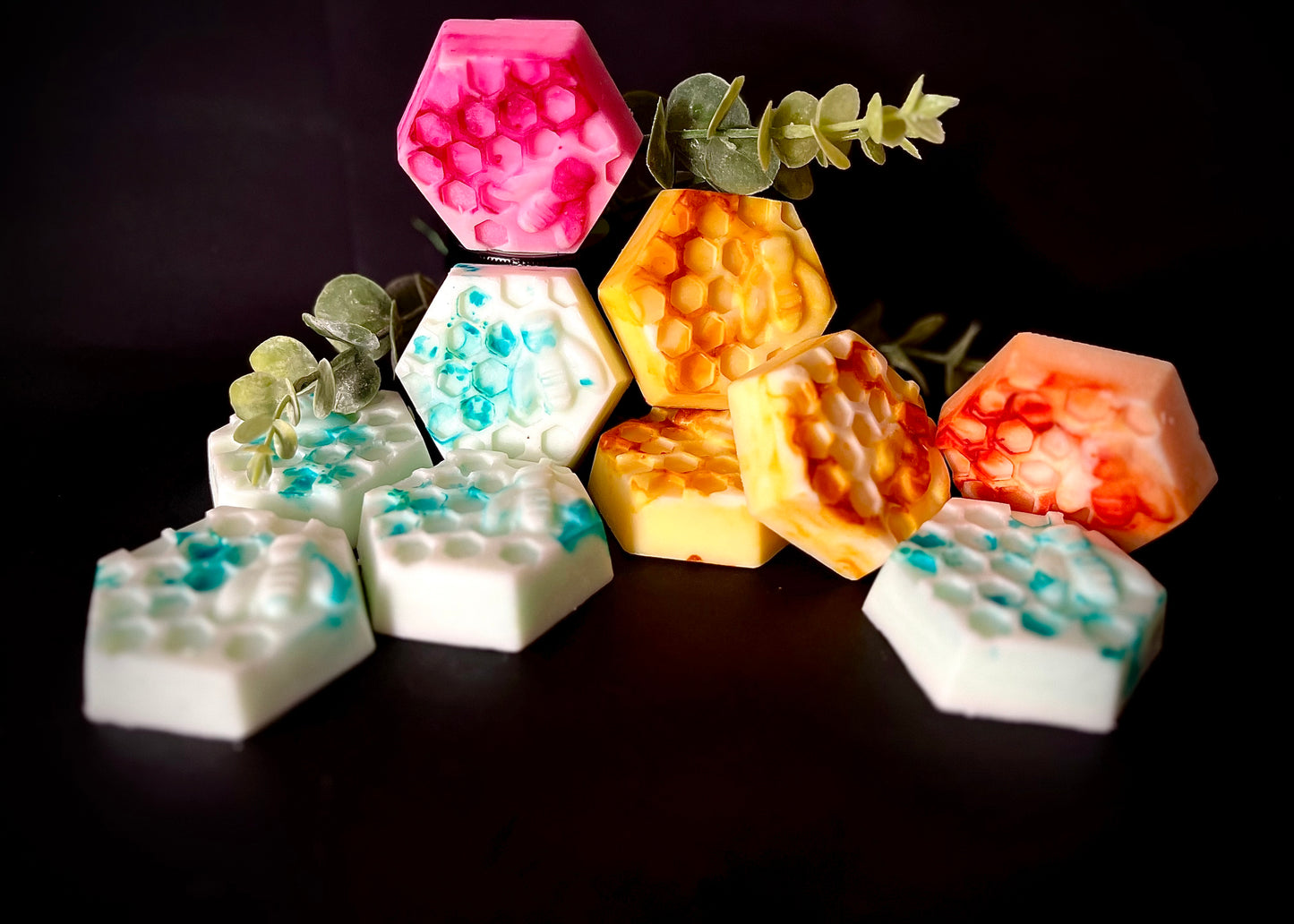 Large Wax Melt with Honeycomb & Bumble Bee - 1 pc (2 oz)